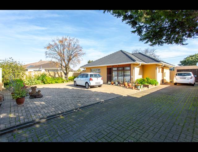 3 BEDROOM FREEHOLD FOR SALE IN OTTERY